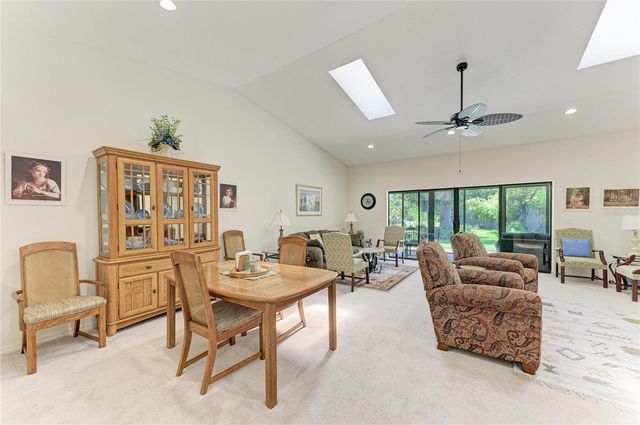 3946 WILSHIRE CIRCLE E 168, Sarasota, FL 34238