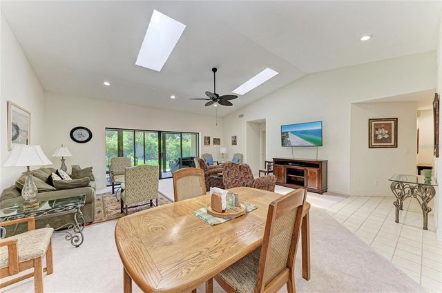 3946 WILSHIRE CIRCLE E 168, Sarasota, FL 34238