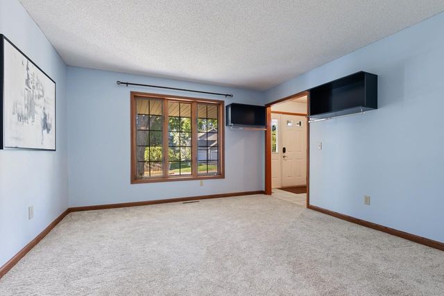 8818 Belvedere Drive, Eden Prairie, MN 55347