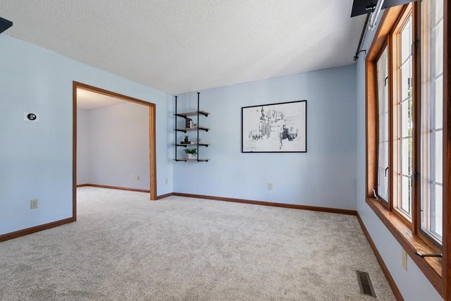8818 Belvedere Drive, Eden Prairie, MN 55347