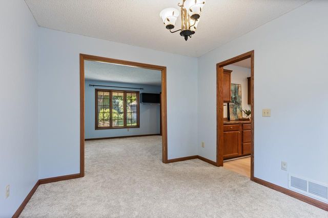 8818 Belvedere Drive, Eden Prairie, MN 55347