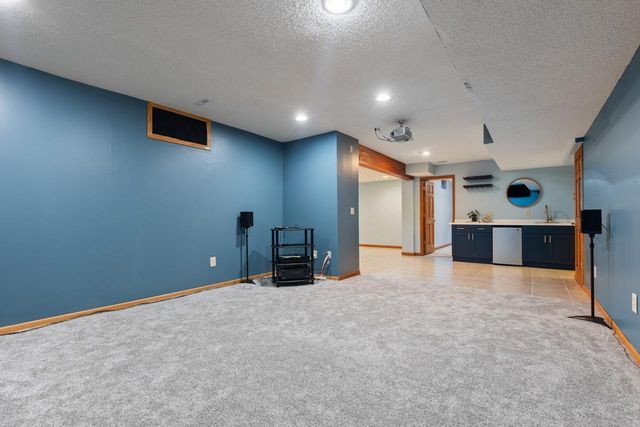 8818 Belvedere Drive, Eden Prairie, MN 55347