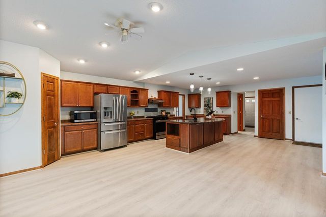 8818 Belvedere Drive, Eden Prairie, MN 55347