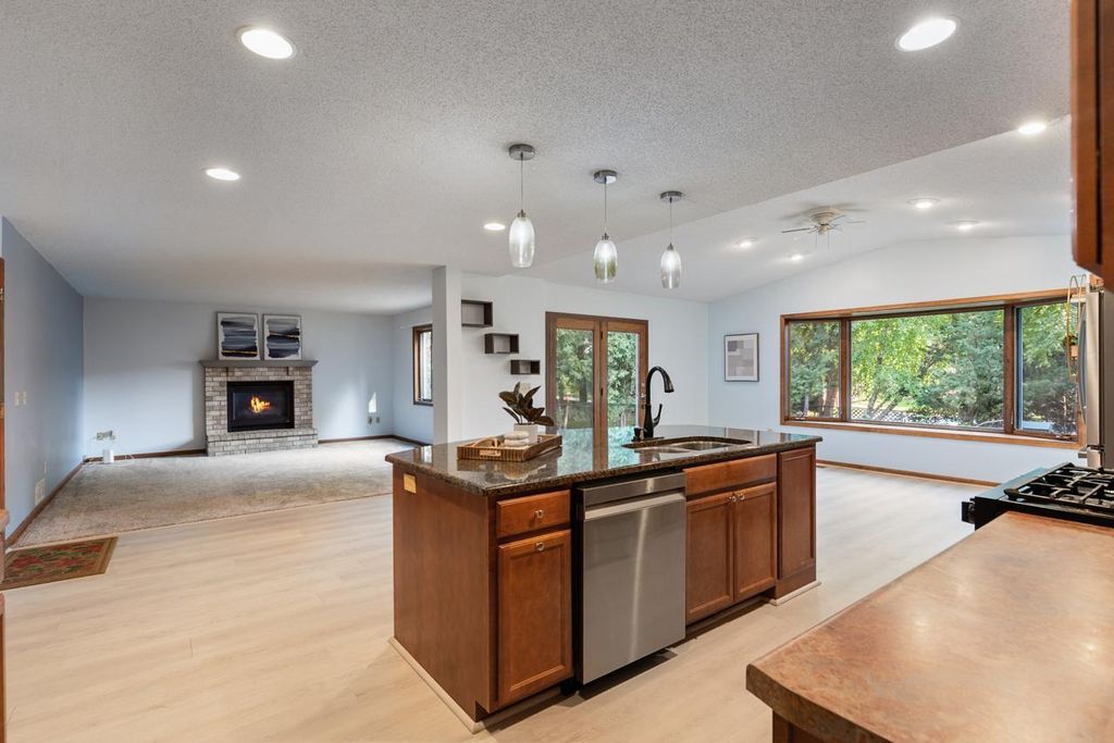 8818 Belvedere Drive, Eden Prairie, MN 55347 — photo 5