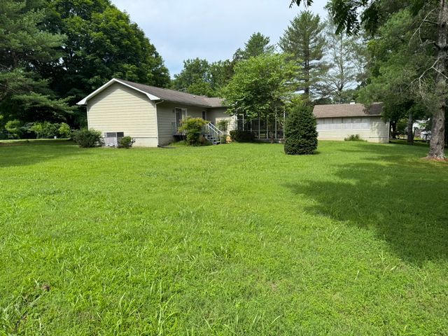 30 W Paradise Dr, Winchester, TN 37398