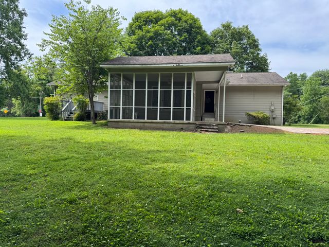 30 W Paradise Dr, Winchester, TN 37398