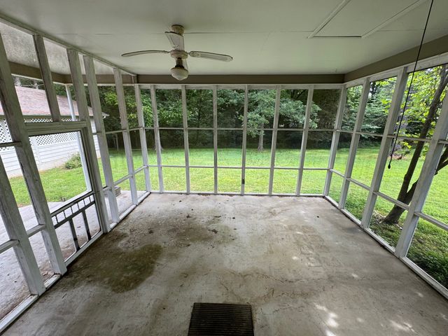 30 W Paradise Dr, Winchester, TN 37398