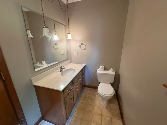 30 W Paradise Dr, Winchester, TN 37398