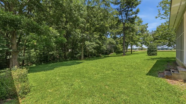 30 W Paradise Dr, Winchester, TN 37398