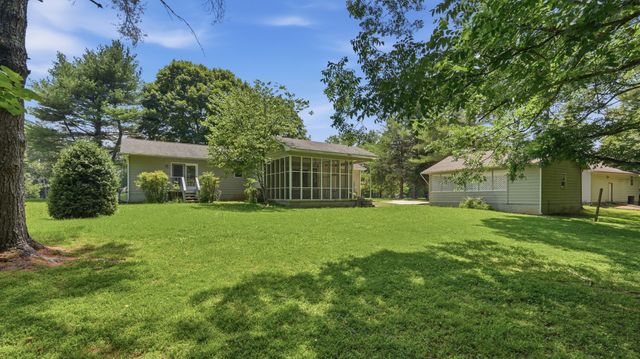 30 W Paradise Dr, Winchester, TN 37398