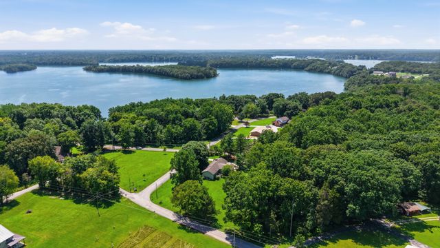30 W Paradise Dr, Winchester, TN 37398
