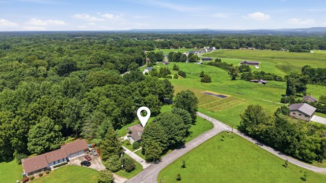 30 W Paradise Dr, Winchester, TN 37398
