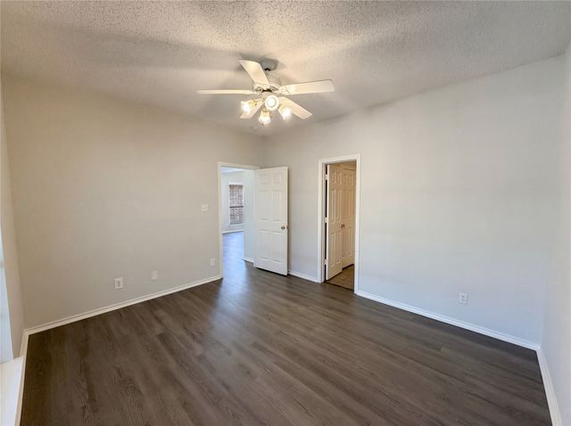 954 S Old Orchard Lane, Lewisville, TX 75067