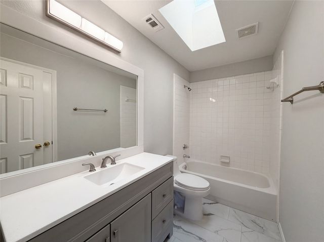 954 S Old Orchard Lane, Lewisville, TX 75067