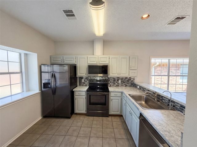 954 S Old Orchard Lane, Lewisville, TX 75067