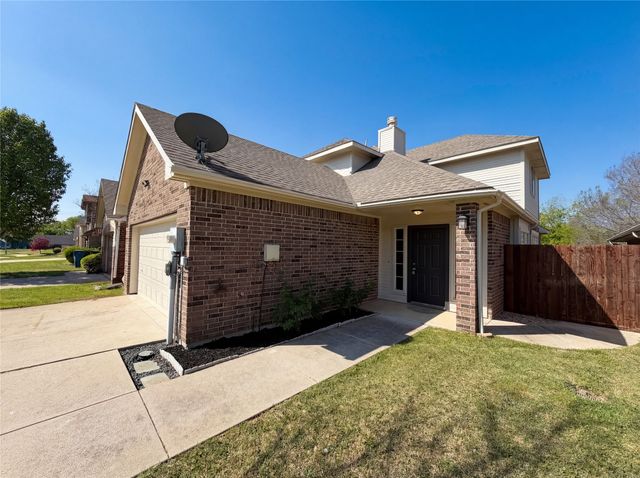 954 S Old Orchard Lane, Lewisville, TX 75067