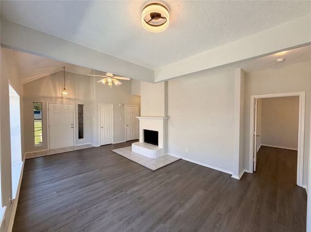 954 S Old Orchard Lane, Lewisville, TX 75067