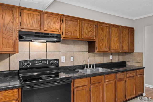 333 Lanark Road, St Louis, MO 63137