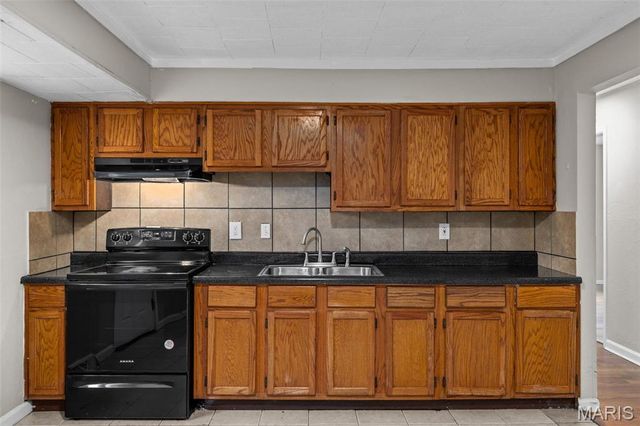 333 Lanark Road, St Louis, MO 63137