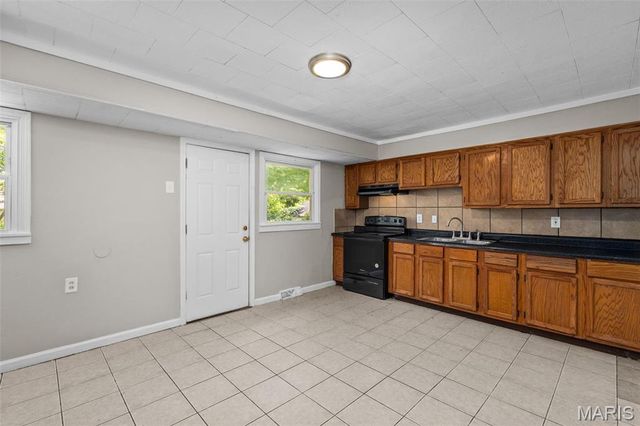 333 Lanark Road, St Louis, MO 63137