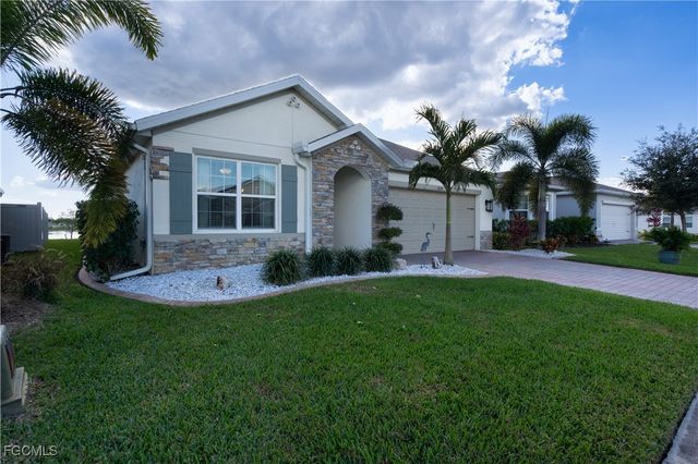 8824 Cascade Price CIR, North Fort Myers, FL 33917