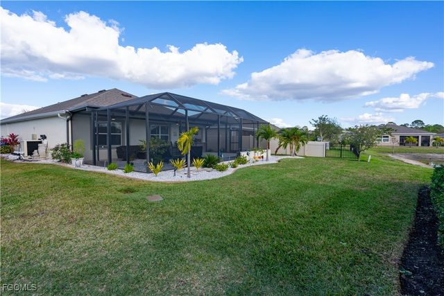 8824 Cascade Price CIR, North Fort Myers, FL 33917