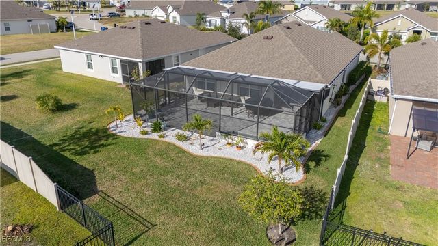 8824 Cascade Price CIR, North Fort Myers, FL 33917