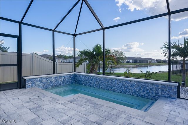 8824 Cascade Price CIR, North Fort Myers, FL 33917