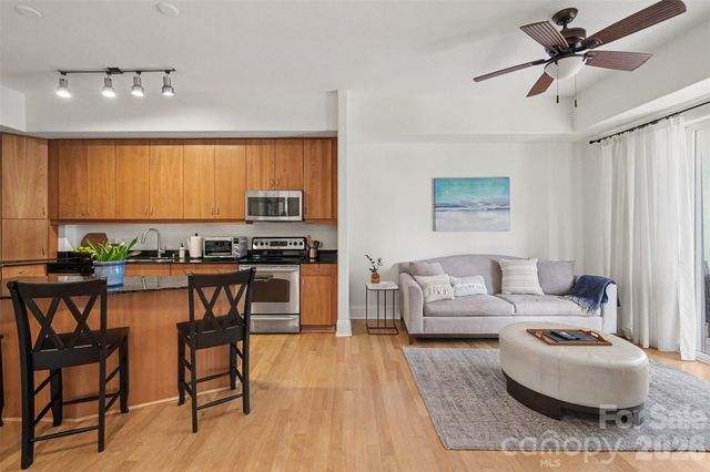 4625 Piedmont Row Drive 602, Charlotte, NC 28210