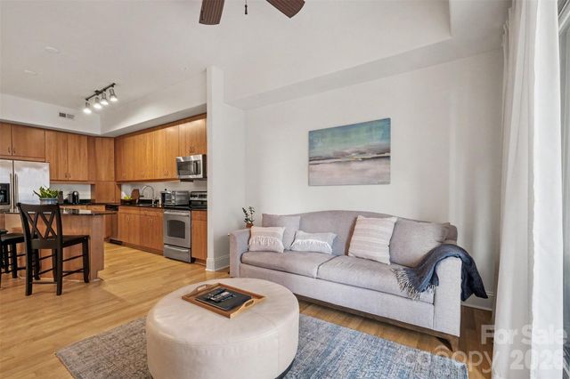 4625 Piedmont Row Drive 602, Charlotte, NC 28210