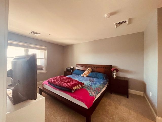 318 Rindge Ave 304, Cambridge, MA 02140