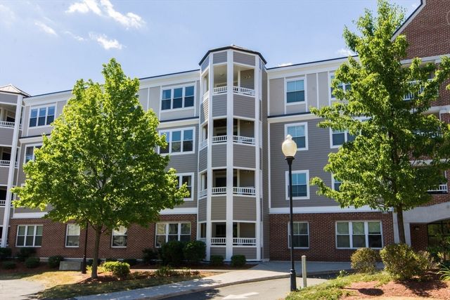 318 Rindge Ave 304, Cambridge, MA 02140
