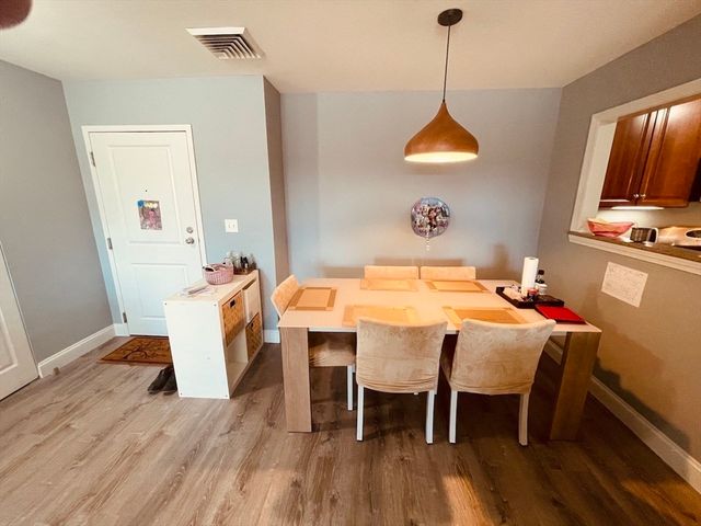 318 Rindge Ave 304, Cambridge, MA 02140