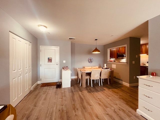 318 Rindge Ave 304, Cambridge, MA 02140