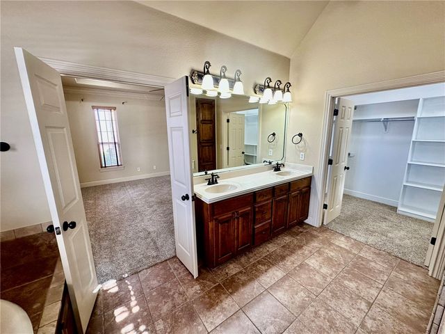 6507 W Valley View Road, Rogers, AR 72758