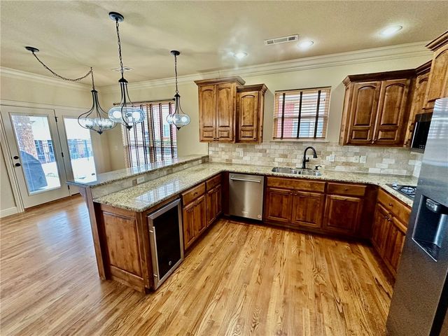 6507 W Valley View Road, Rogers, AR 72758