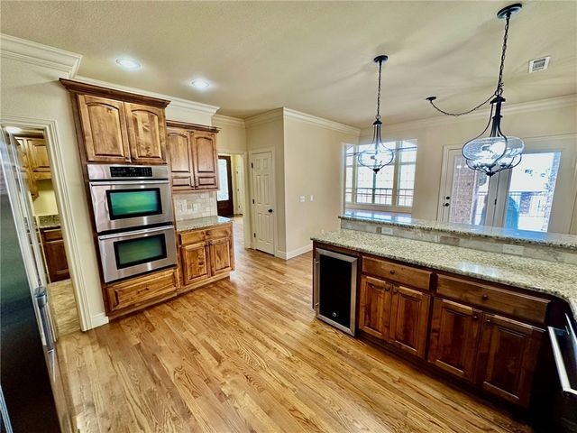 6507 W Valley View Road, Rogers, AR 72758
