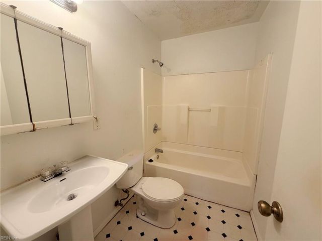 851 Widgeon RD, Norfolk, VA 23513