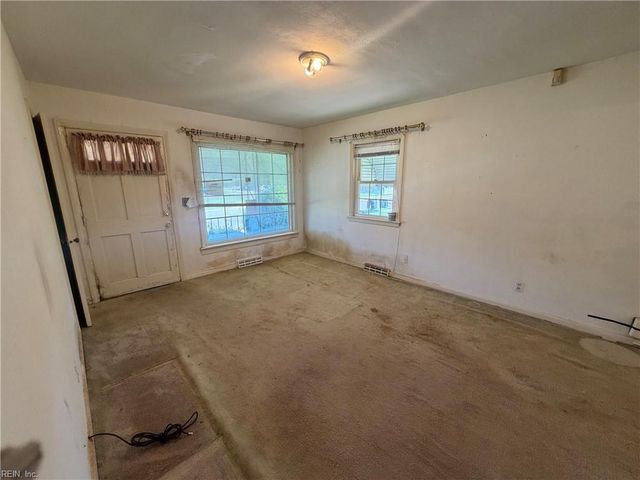 851 Widgeon RD, Norfolk, VA 23513