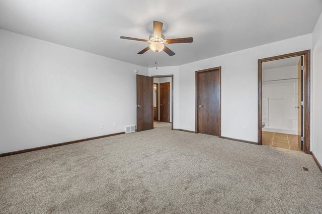 2239 35th Street Circle S, Moorhead, MN 56560