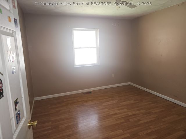 325 FISHERS BRANCH Road, Sissonville, WV 25312