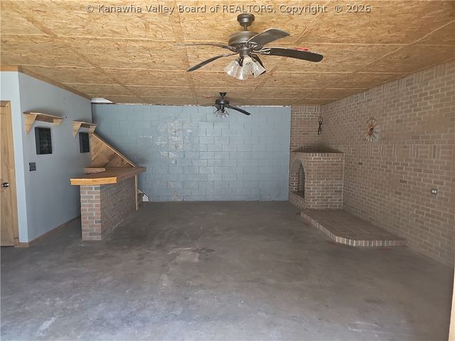 325 FISHERS BRANCH Road, Sissonville, WV 25312