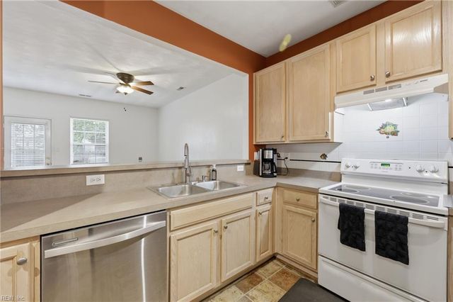 2024 Bizzone CIR, Virginia Beach, VA 23464