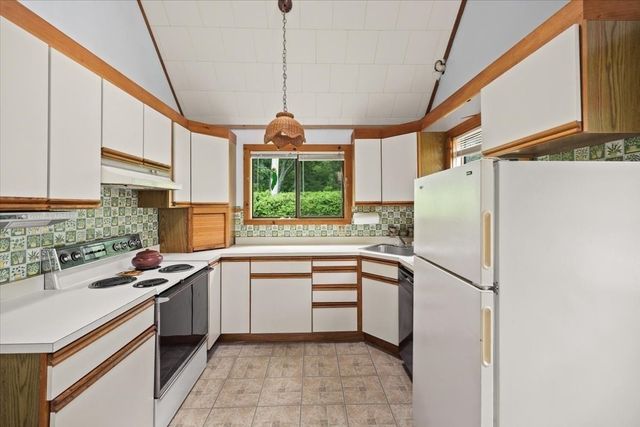 7 Cranberry Road, Plymouth, MA 02560