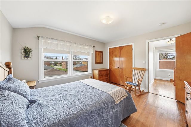 912 Hull Avenue, Westchester, IL 60154