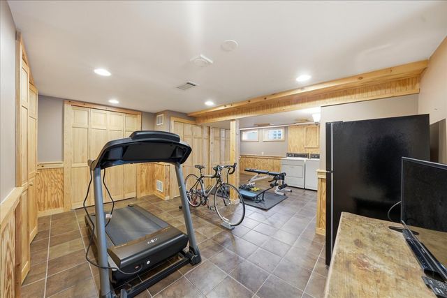 912 Hull Avenue, Westchester, IL 60154