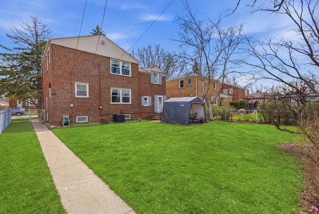 912 Hull Avenue, Westchester, IL 60154