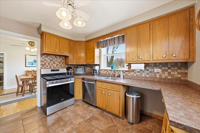 912 Hull Avenue, Westchester, IL 60154