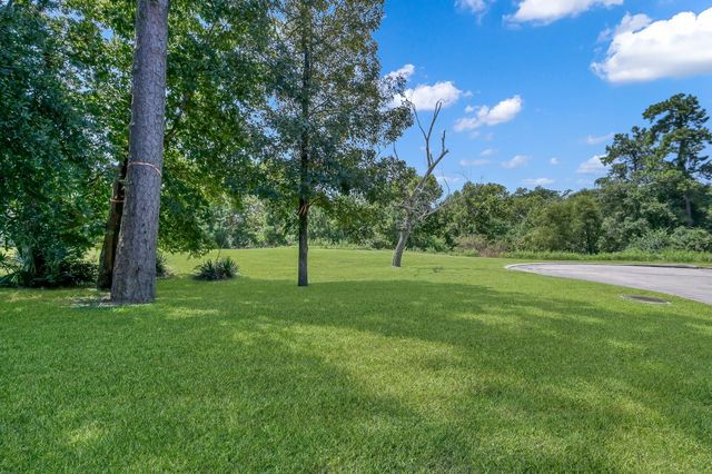 2400 Bramlet Drive, Conroe, TX 77304