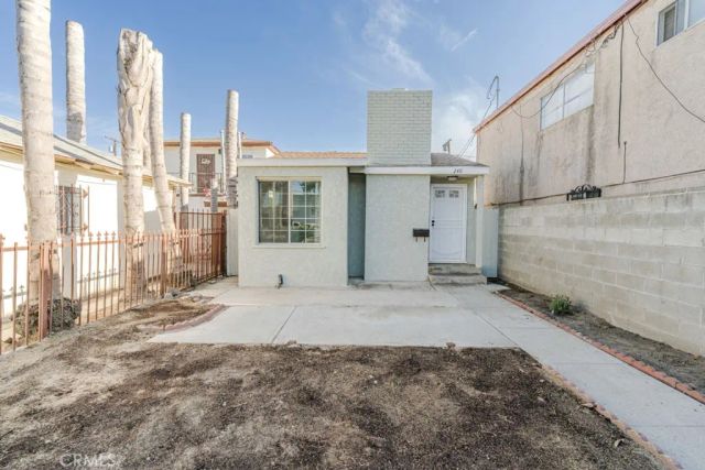 240 E South, Long Beach, CA 90805